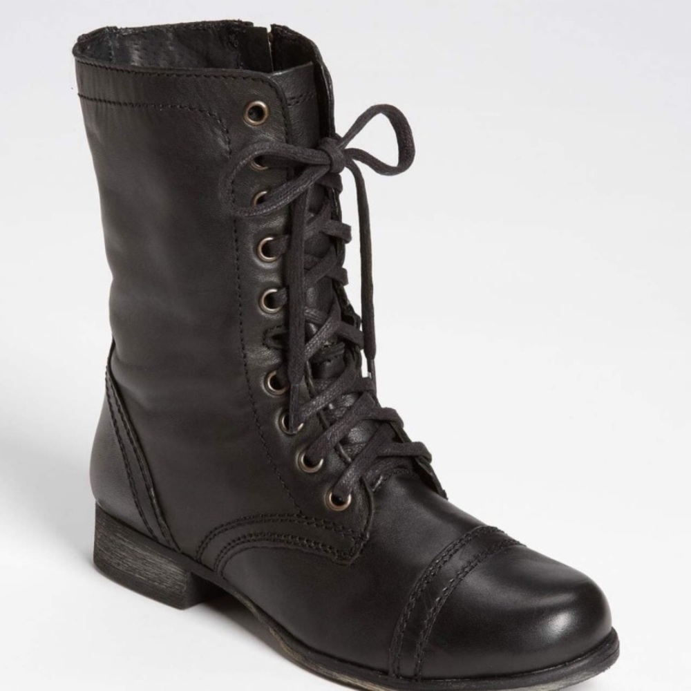 Steve Madden Troopa Lace up Boots 7.5